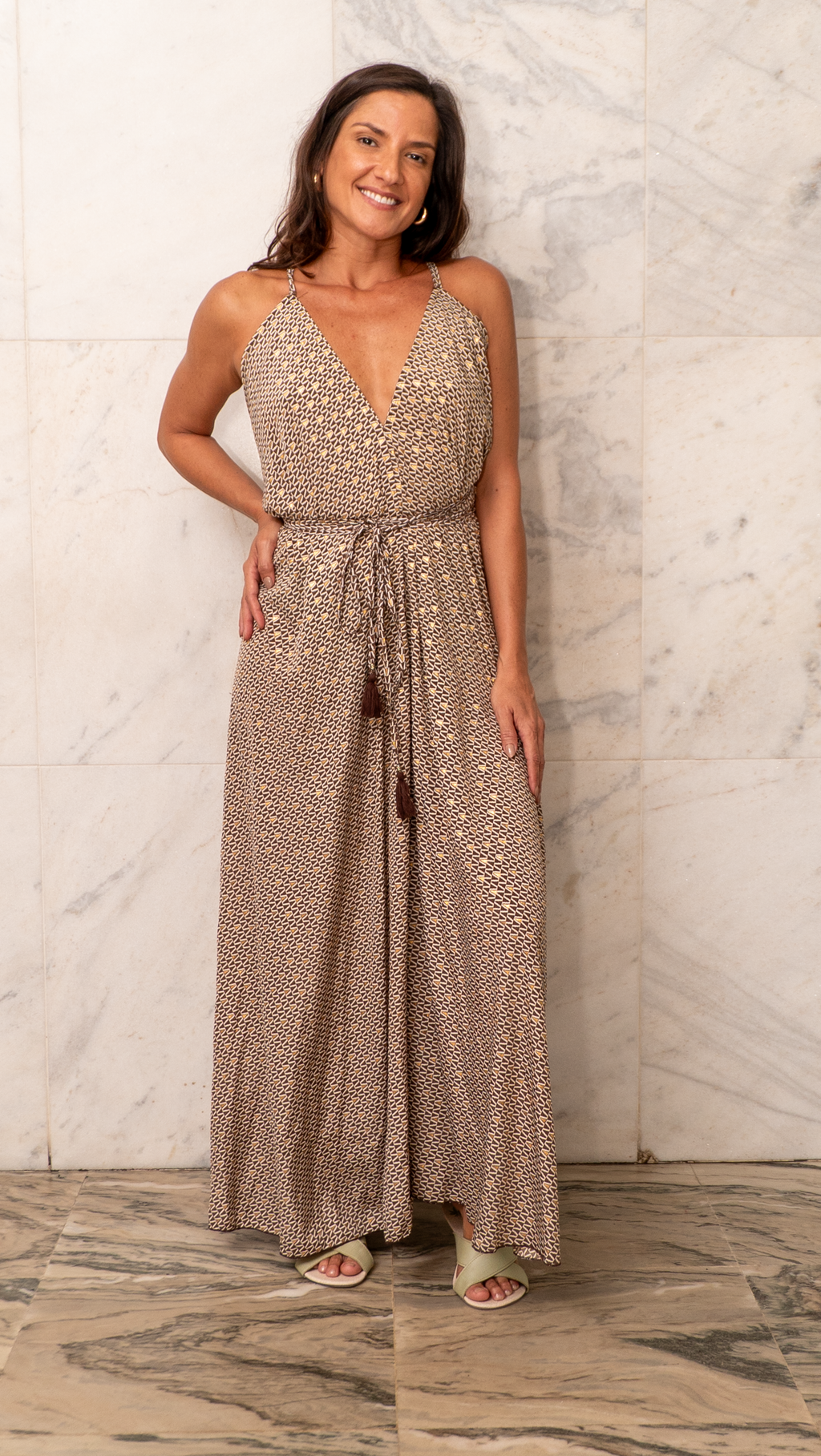 Vestido Raiz Marrom- ✨ Vestido Longo Geométrico Dourado com Tassel ✨