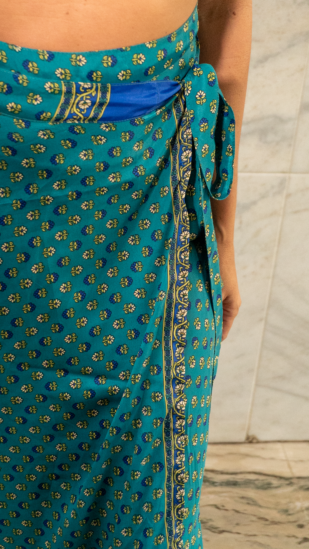 Saia Mother/ Vestido Cores do Brasil Azul Índigo com Detalhes Dourados ✨