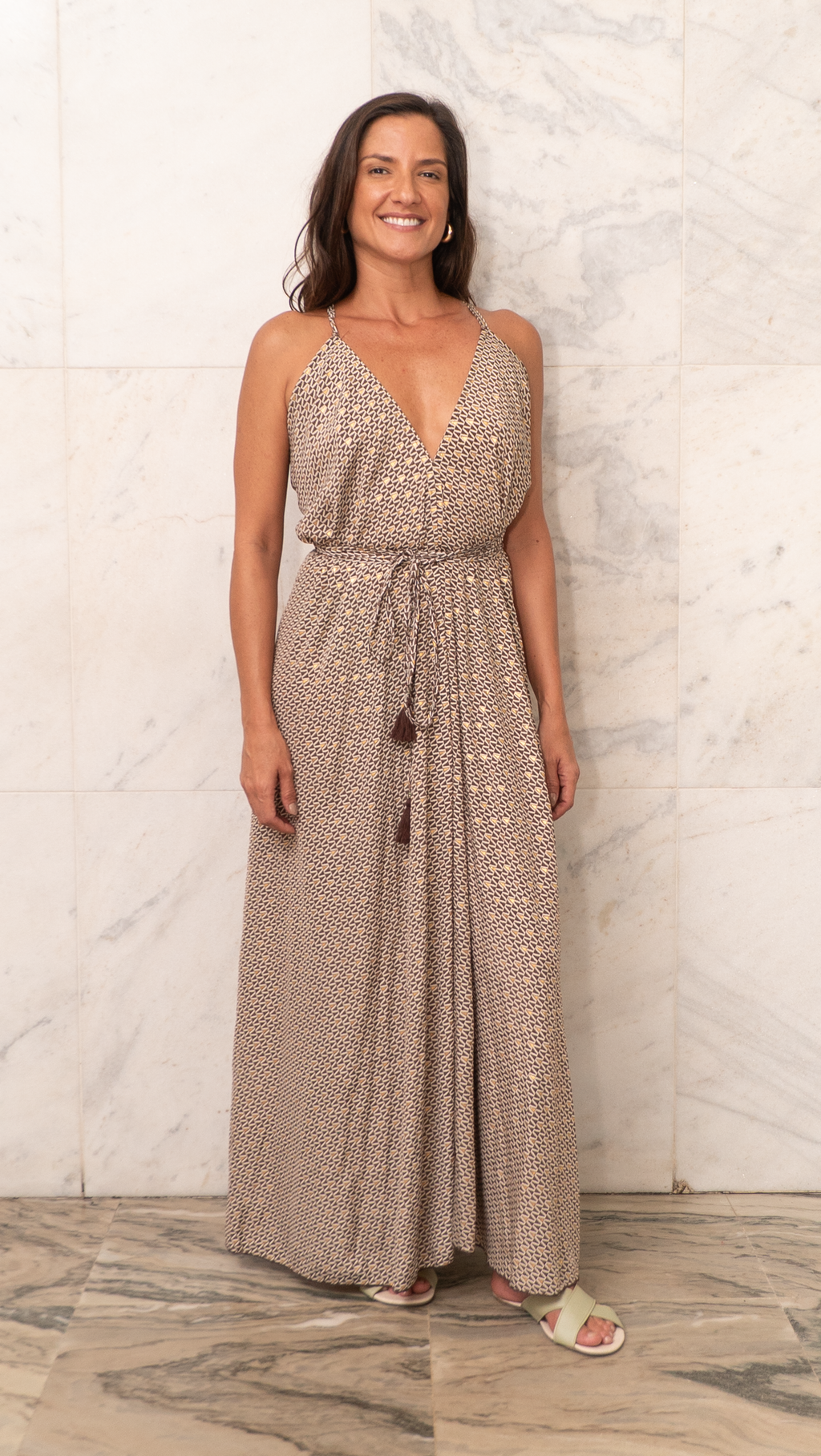 Vestido Raiz Marrom- ✨ Vestido Longo Geométrico Dourado com Tassel ✨