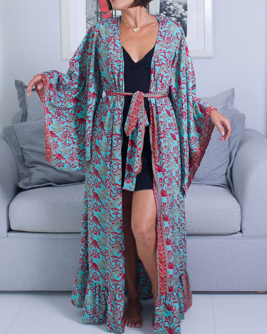 Kimono Lua Longo Turquesa & Rosa — Boho Luxo em Camadas de Cor 💙🌺