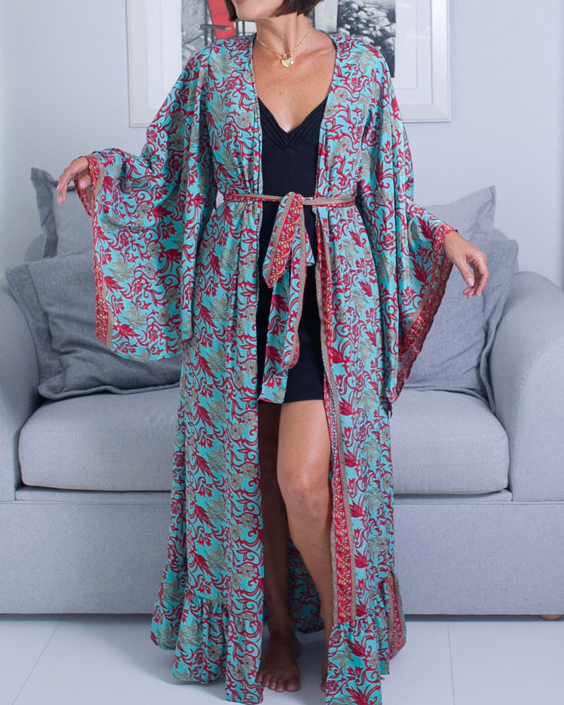 Kimono Lua Longo Turquesa & Rosa — Boho Luxo em Camadas de Cor 💙🌺