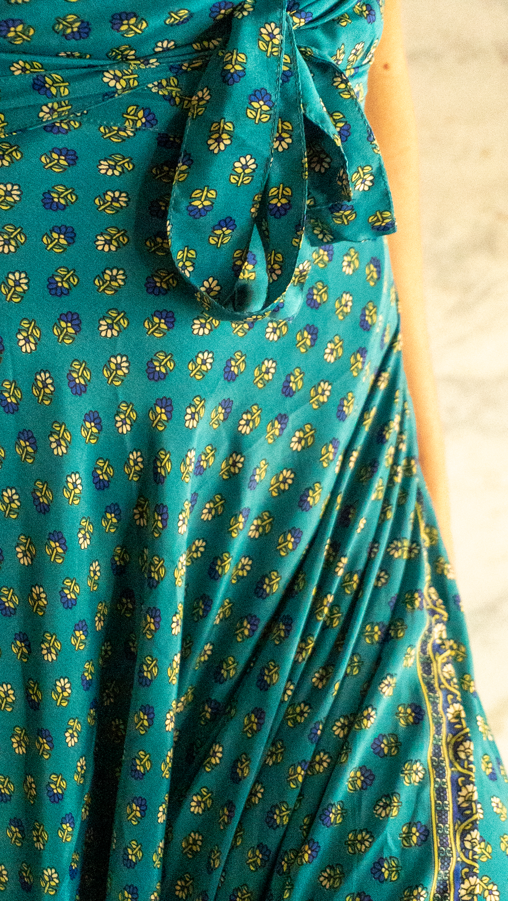 Saia Mother/ Vestido Cores do Brasil Azul Índigo com Detalhes Dourados ✨